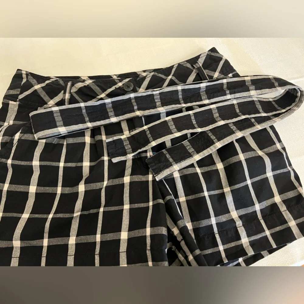 Will Smith, Kate fit shorts with belt, size 12